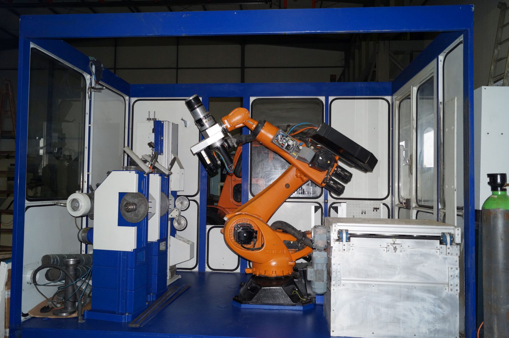 Celda Berger con robot rectificado Kuka KR 180 (rectificado interior I1)