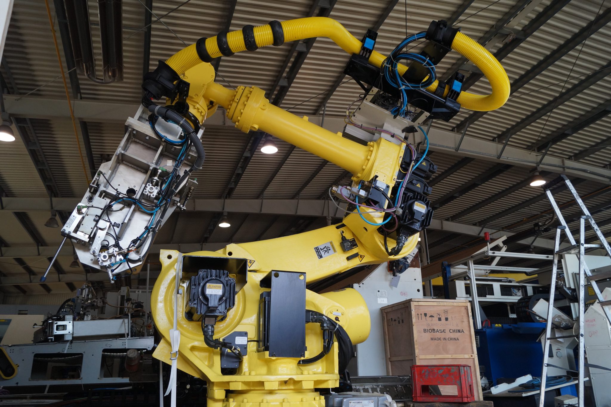 Feeding and palletizing robot Hyundai HS200